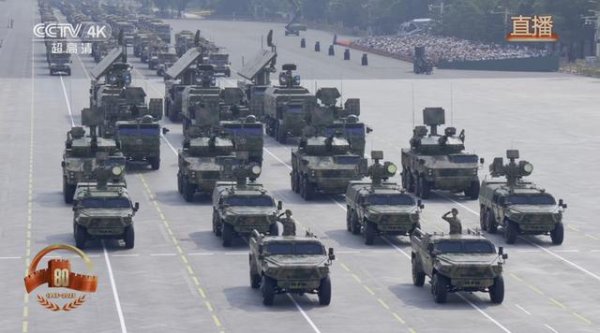 牛360配资 阅兵场上一大杀器，让美军抓狂：世界还在摸索，中国已大规模应用